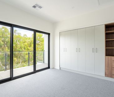 A Stunning Three-Bedroom Residence Designed for Modern Living - Photo 2