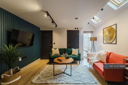 1 bedroom in a house share to rent - Photo 5