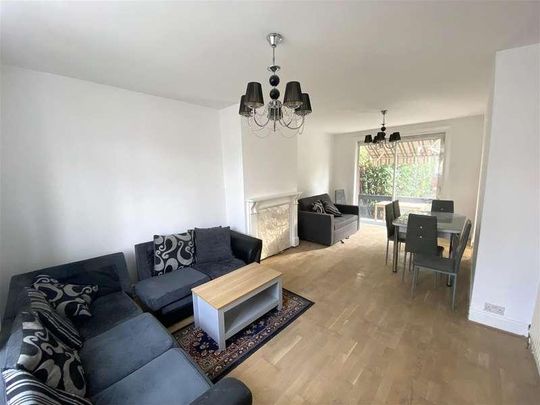 York Avenue, Hayes, UB3 - Photo 1