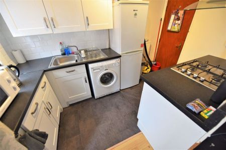 2 bedroom House in Thornville Road, Leeds - Photo 2