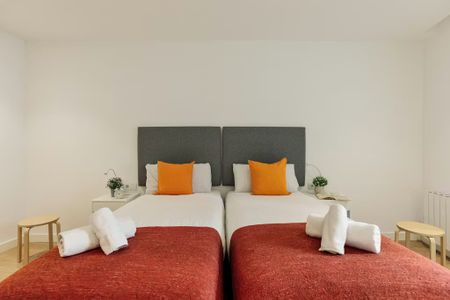 Carrer de Balmes, Barcelona, Catalonia 08007 - Photo 2