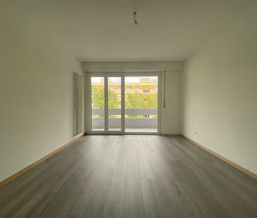 Appartement rénové de 4.5 pièces avec balcon - Photo 2