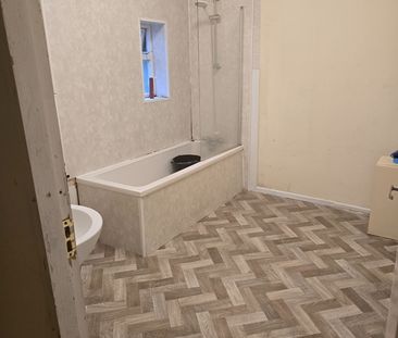 Room in a Shared House, Manchester, M11 - Photo 4