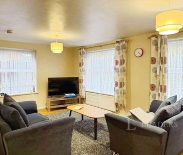 2 bedroom flat to rent - Photo 4