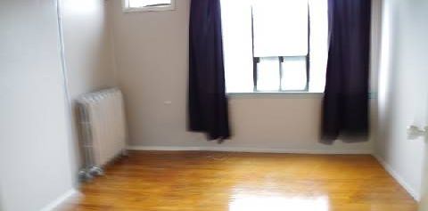 Renovated Spacious 3 bedroom on Dundas Street West - Photo 2