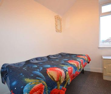 Vicarage Road, Sunbury-on-thames, TW16 - Photo 2