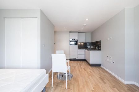 Flat to rent - Photo 2