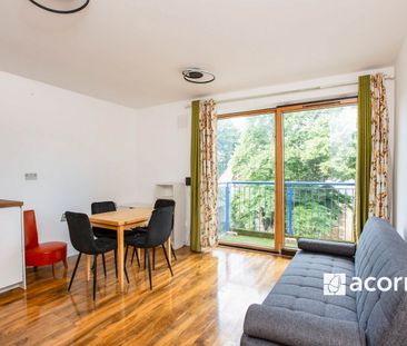 Flat to rent - Thorburn Square, London, SE1 - Photo 2
