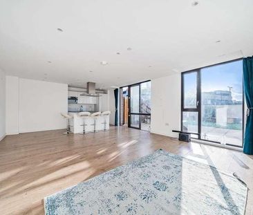 Stratford, Stratford, E15 - Photo 1