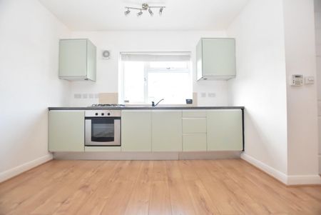 1 bedroom Flat To Let - Photo 4