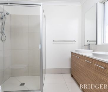 Beautifully Designed Family Home in Sought-After Mango Hill - Photo 2