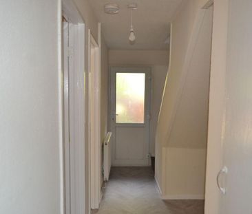 3 bedroom terraced house to rent - Photo 6