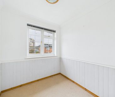 Waters Drive, Staines-upon-Thames, Surrey,TW18 - Photo 3