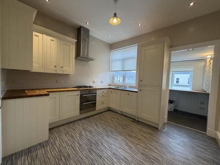 3 bedroom apartment to rent - Photo 5