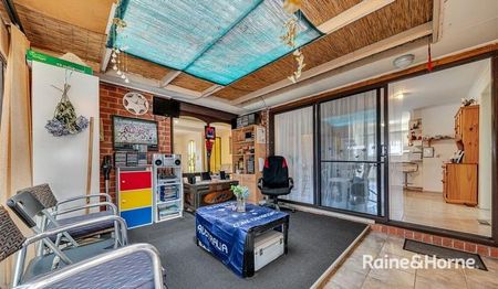 7 Farrer Close, Cranbourne, VIC 3977 - Photo 3