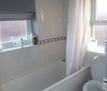 1 bedroom in a house share to rent - Photo 6