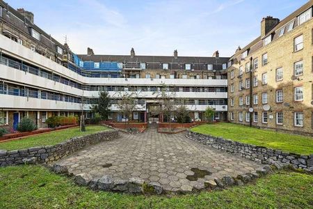 Large Delightful Three Or Four Bedroom Apartment In Kennington, SE17 - Photo 2