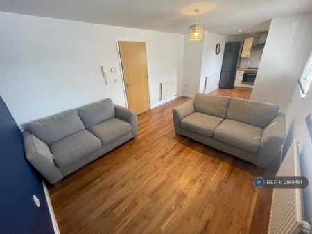 2 bedroom flat to rent - Photo 3