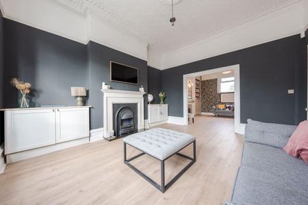 5 bedroom villa to rent - Photo 2