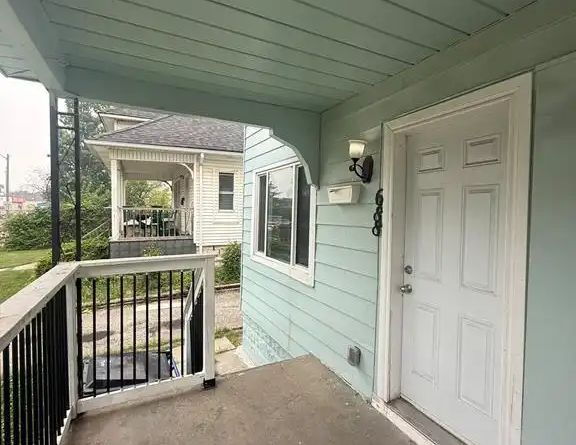 688 CAMPBELL — 2 Bedroom - Photo 1