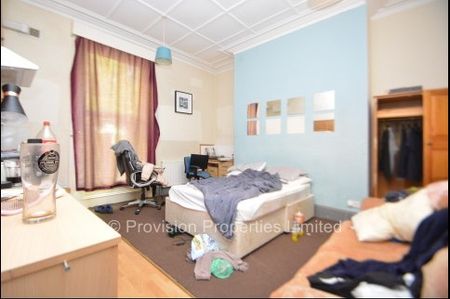 12 Bedroom Houses in Hyde Park - Photo 5