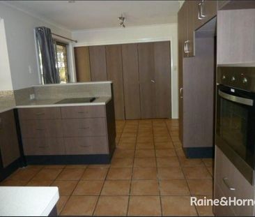 FAMILY HOME IN CENTRAL LOCATION - BREAK LEASE - RENT WILL INCREASE ... - Photo 2