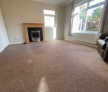 Stone Gardens, BOURNEMOUTH - Photo 3