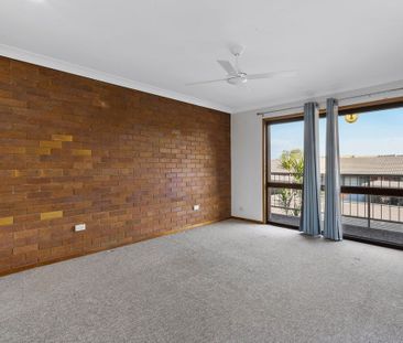 Modern Townhouse Living with Private Courtyard! 29/7 Chamberlain Av... - Photo 6