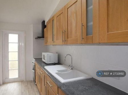 1 bedroom in a house share to rent - Photo 5