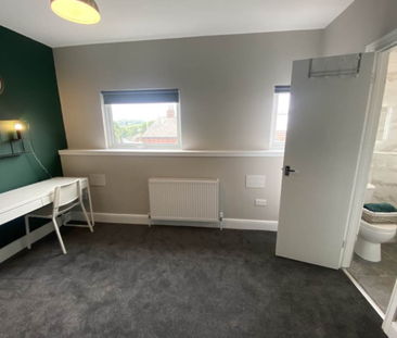 Haddon Avenue (Room 3), Burley, Leeds - Photo 2