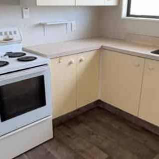 Spacious 4 bedroom home - Photo 1