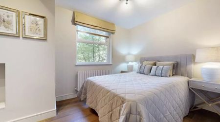 St. Johns Wood Park, London, NW8 6NJ - Photo 2