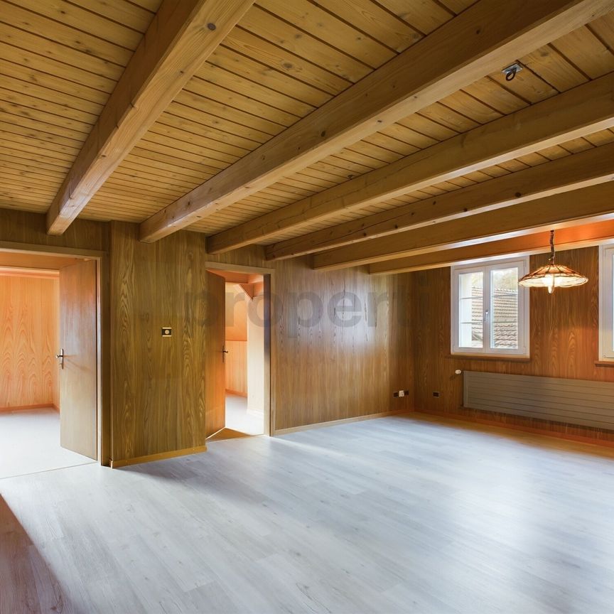 Charming 4.5-room apartment with ideal location in the center in Steg in the Tösstal - Photo 1