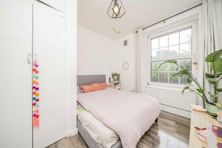3 bedroom flat to rent - Photo 2