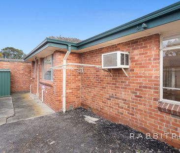Sun filled style in Bentleigh East - Unfurnished. - Photo 5