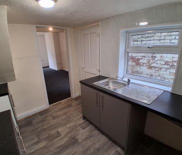 2 bedroom terraced house to rent - Photo 4