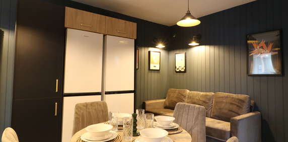 OX Living is proud to present this high-quality 9-bedroom co-living property, perfect for working professionals looking for stylish, stress-free living. Room 7 - Photo 2