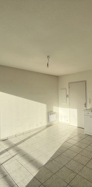 Location Appartement 1 pièce 23m² ONET LE CHATEAU 12850 - Photo 1