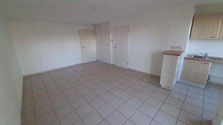 location Appartement T2 DE 42.69m² À L'ISLE D'ABEAU - Photo 3