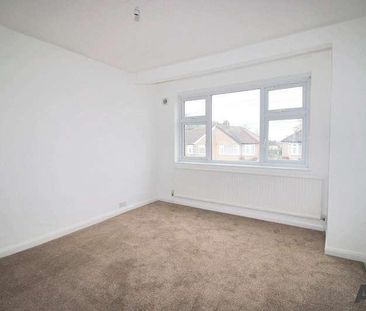 The Drive, Collier Row, RM5 - Photo 2