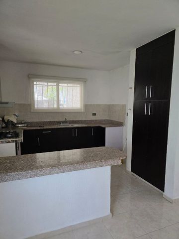SE RENTA CASA EN LAS AMÉRICAS, AMUEBLADA O SIN AMUBELAR - Photo 2