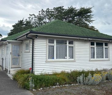 Spacious Living - Photo 5