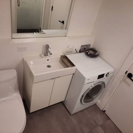 1 Bedroom w/ensuite laundry minutes from High Park - Photo 3