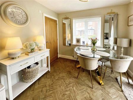 3 bedroom detached house to rent - Photo 2