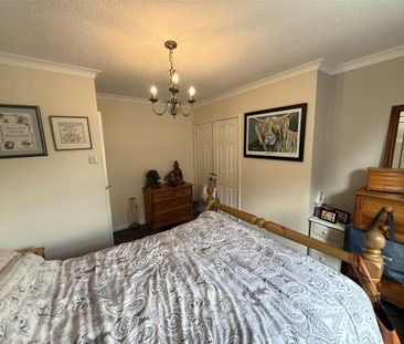 3 bedroom semi-detached house to rent - Photo 6