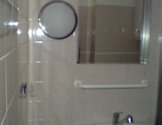 Sehr ruhiges aber zentral gelegenes möbiliertes 1-Zi. Appartement - Photo 1