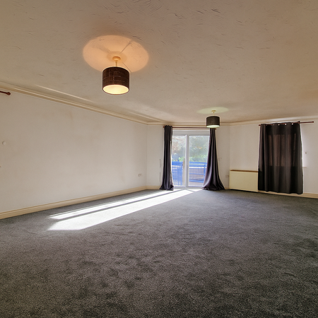 Mountbatten Close, Preston - Photo 4