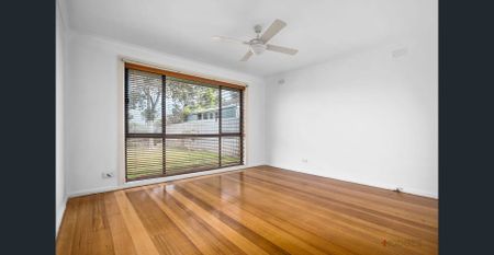 SECURE FENCING | FRESHLEY PAINTED | SPACIOUS FAMILY HOME - Photo 3