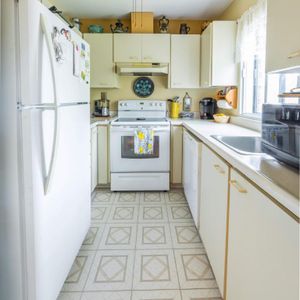 Superb 4 1/2 available NOW starting from $1225 - Photo 2