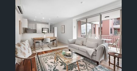 Furnished Spacious Apartment Living - Photo 2